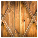 Portone in legno del fienile semiaperto